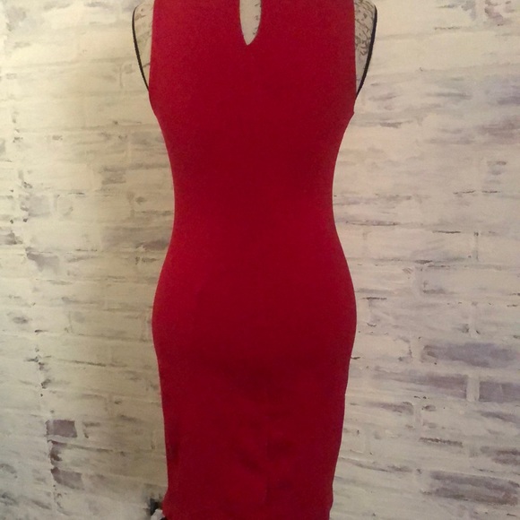 MONTEAU RED COCKTAIL DRESS Size Medium. Dress has 3 slits just below neckline. - Picture 1 of 7